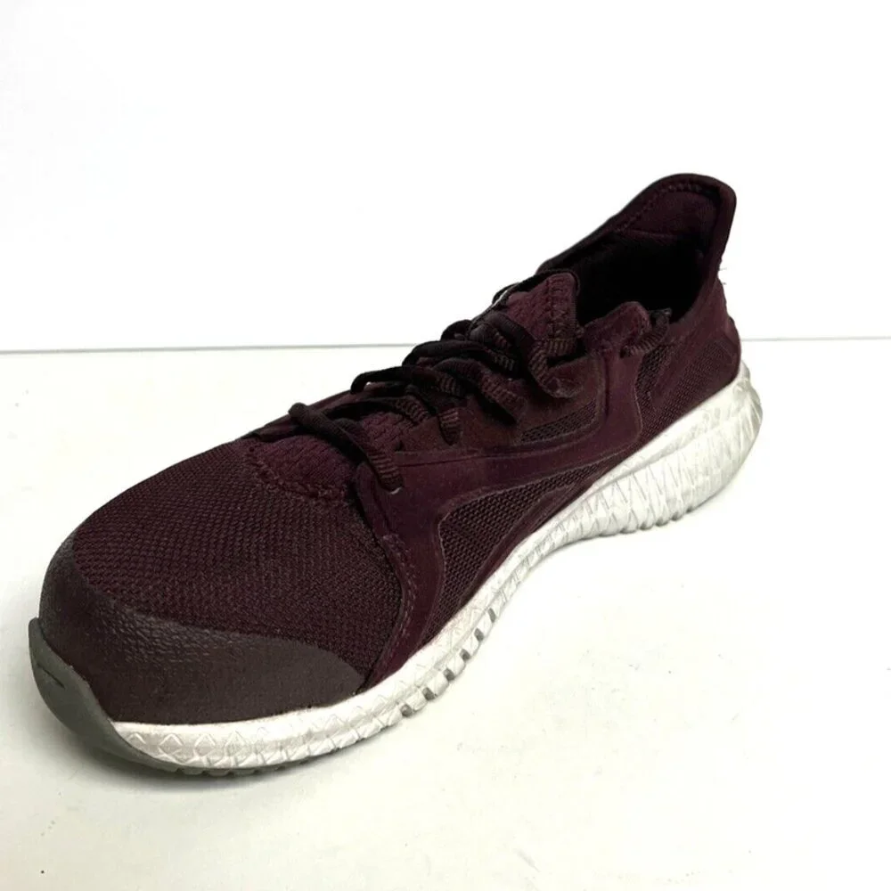Reebok signs women use